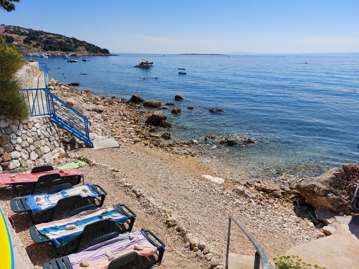 Apartmani Denis Stara Baška Εξωτερικό φωτογραφία